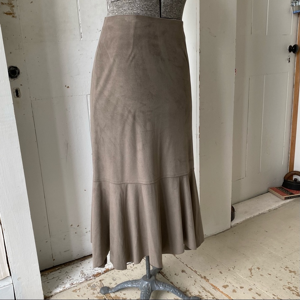 J.Jill UltraSuede Modest Gored MIDI Skirt - Picture 3 of 11